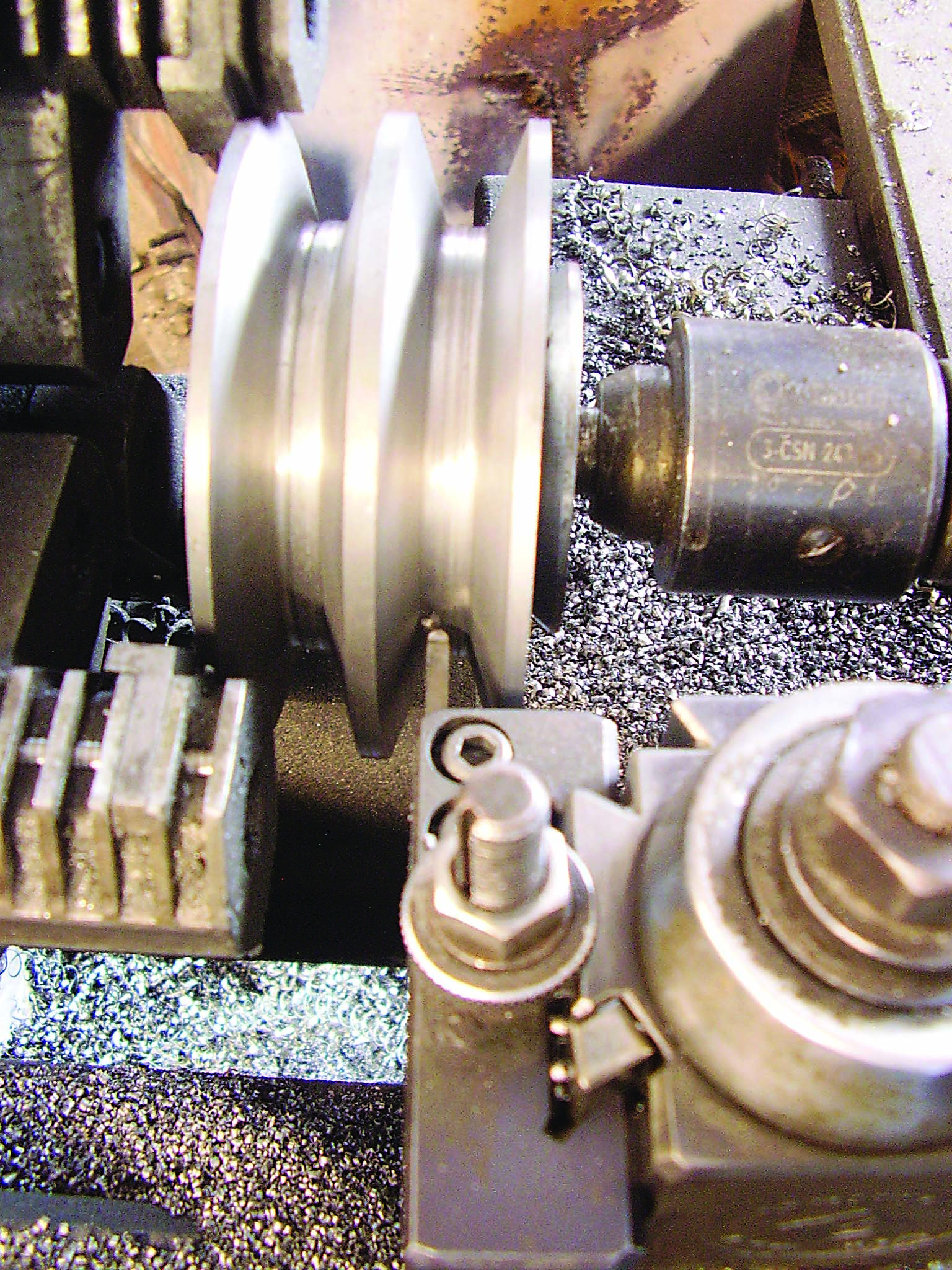 Art of the groove Cutting Tool Engineering